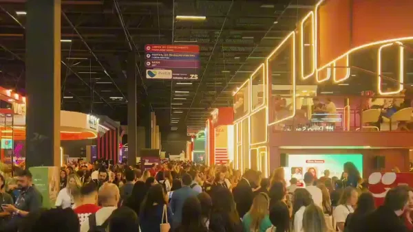 Visitantes recorren la feria de CONARH 2026 en São Paulo Expo.